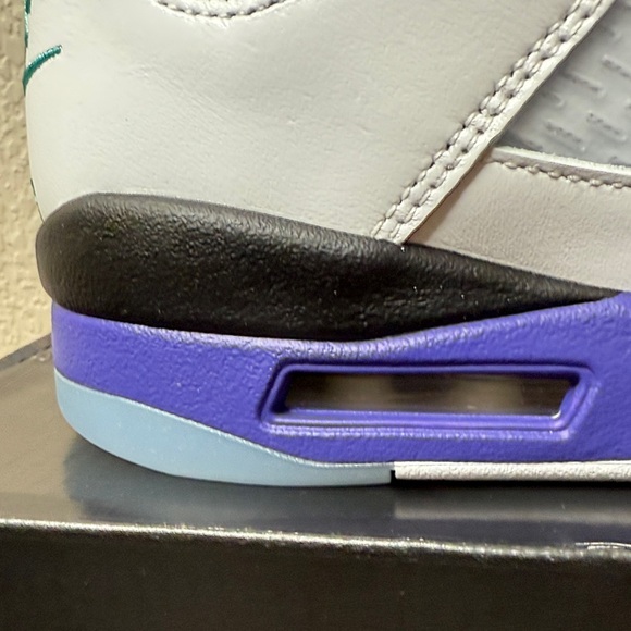 Air Jordan 5 retro OG White and Purple High-Top Sneakers size 7 - Picture 4 of 16